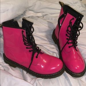 Pink dr.martens